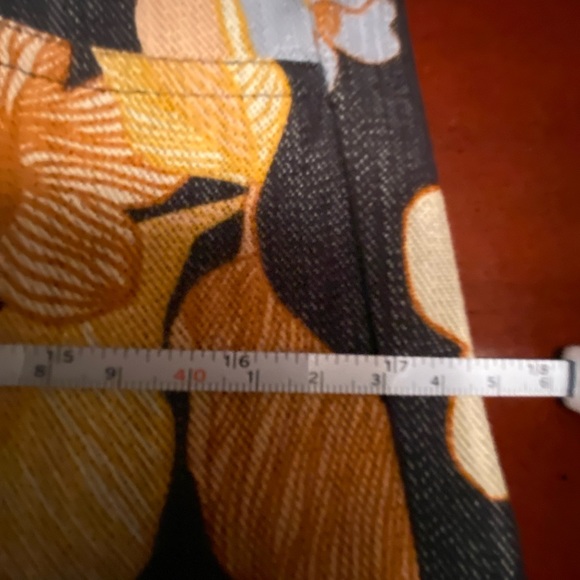 Agnes & Dora High Waisted Pixie Jeans. (says L but fits like a medium) - Picture 9 of 13